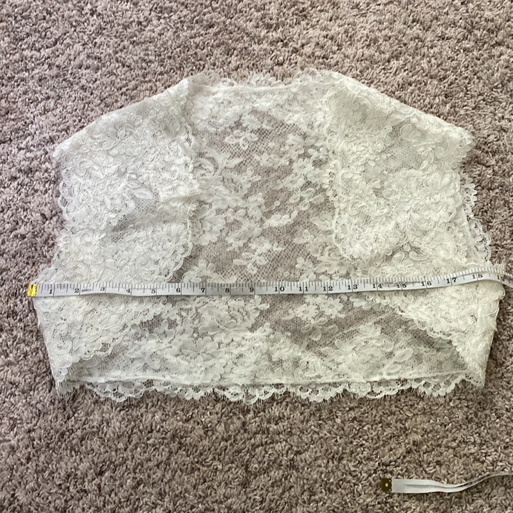 Handmade Lace Shrug/Shaw - Picture 2 of 6